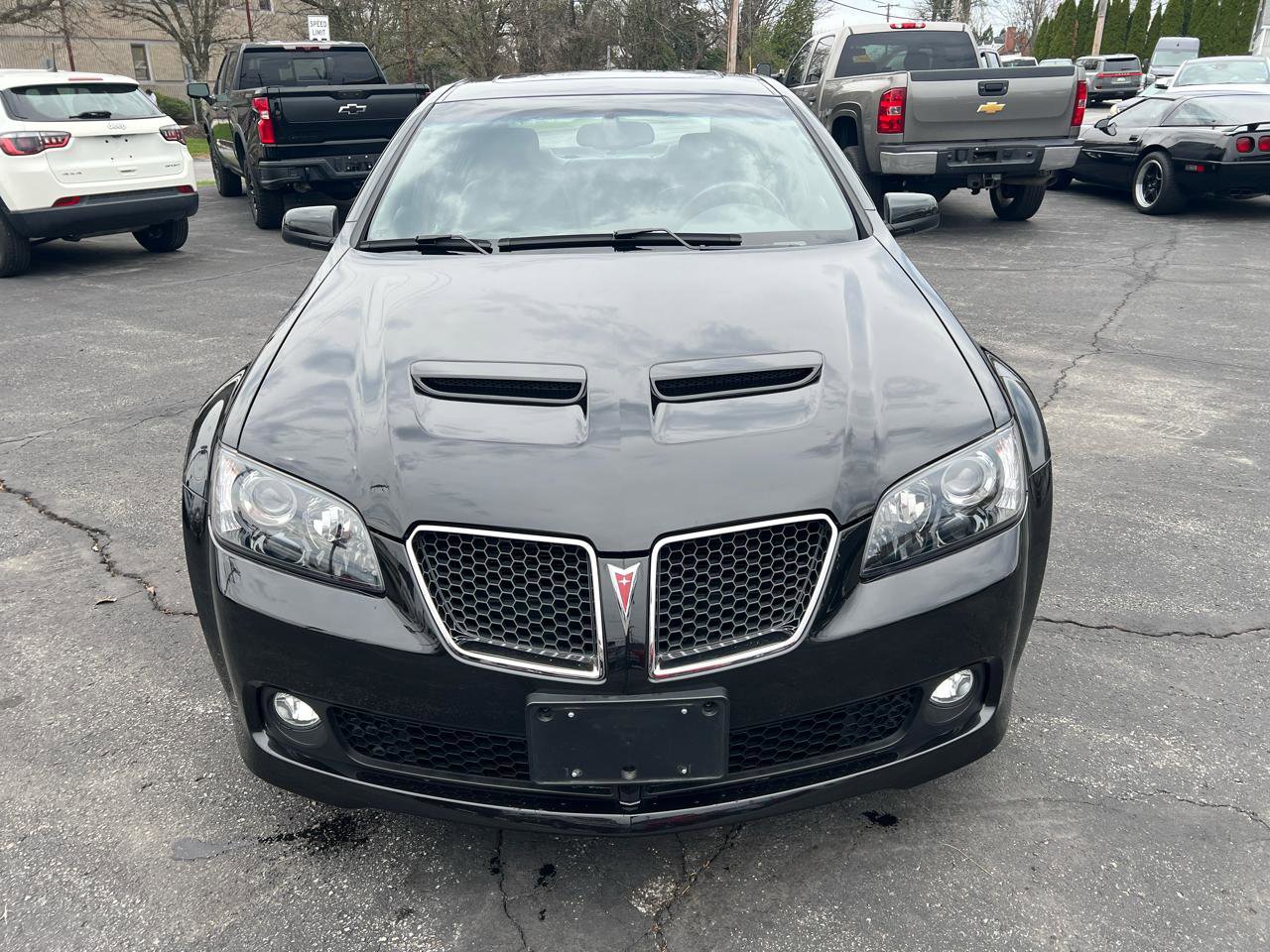 Used 2009 Pontiac G8 4dr Sdn w/ Premium Package image 2