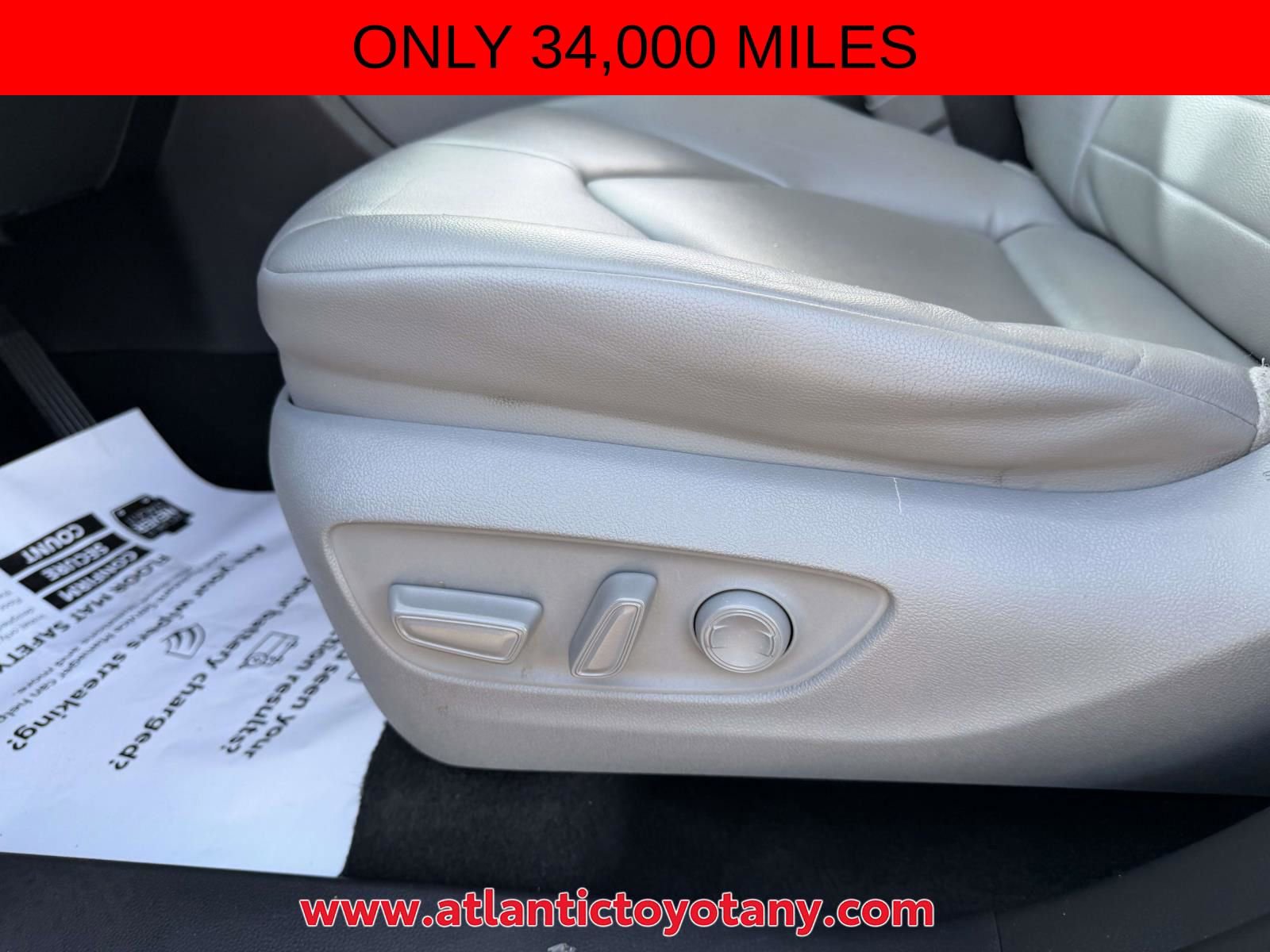 Used 2021 Toyota Highlander XLE AWD/4WD image 19