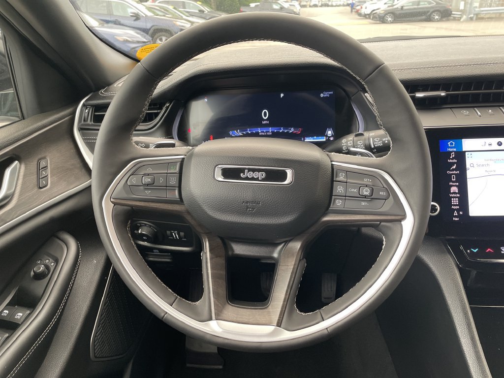 Certified 2026 Jeep Grand Cherokee Limited w/ Limited Altitude Package AWD/4WD image 16