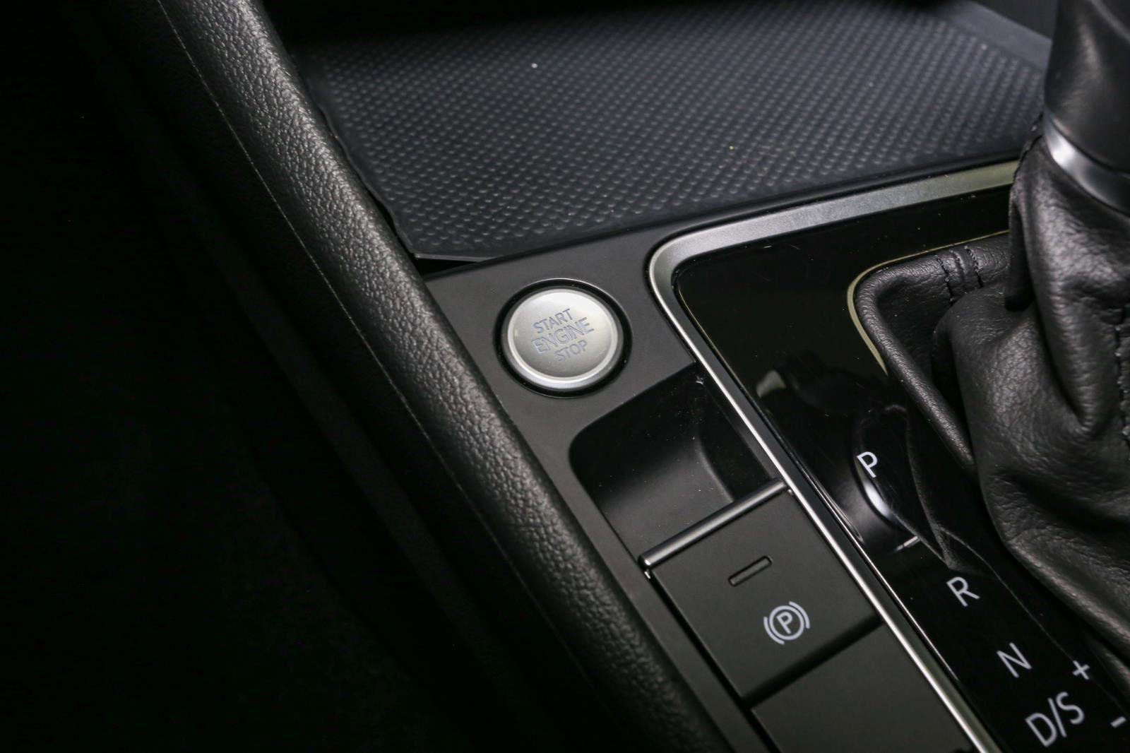 Used 2019 Volkswagen Jetta SEL w/ Cold Weather Package image 35