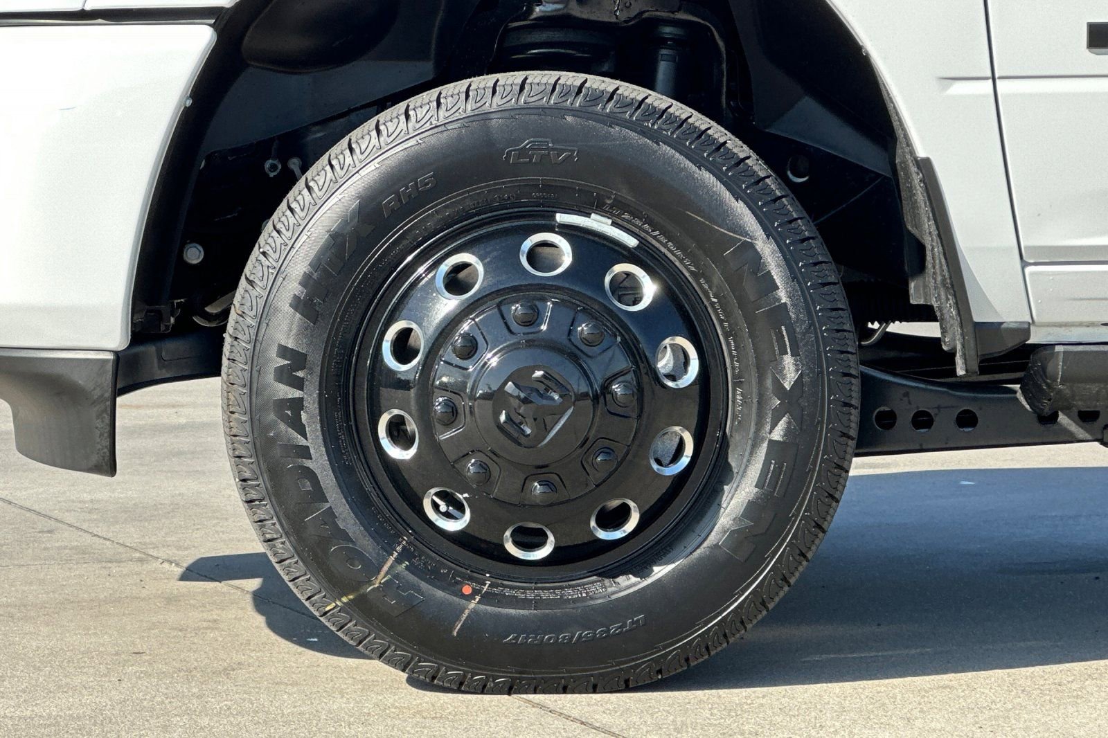 New 2026 RAM 3500 Laramie AWD/4WD image 26