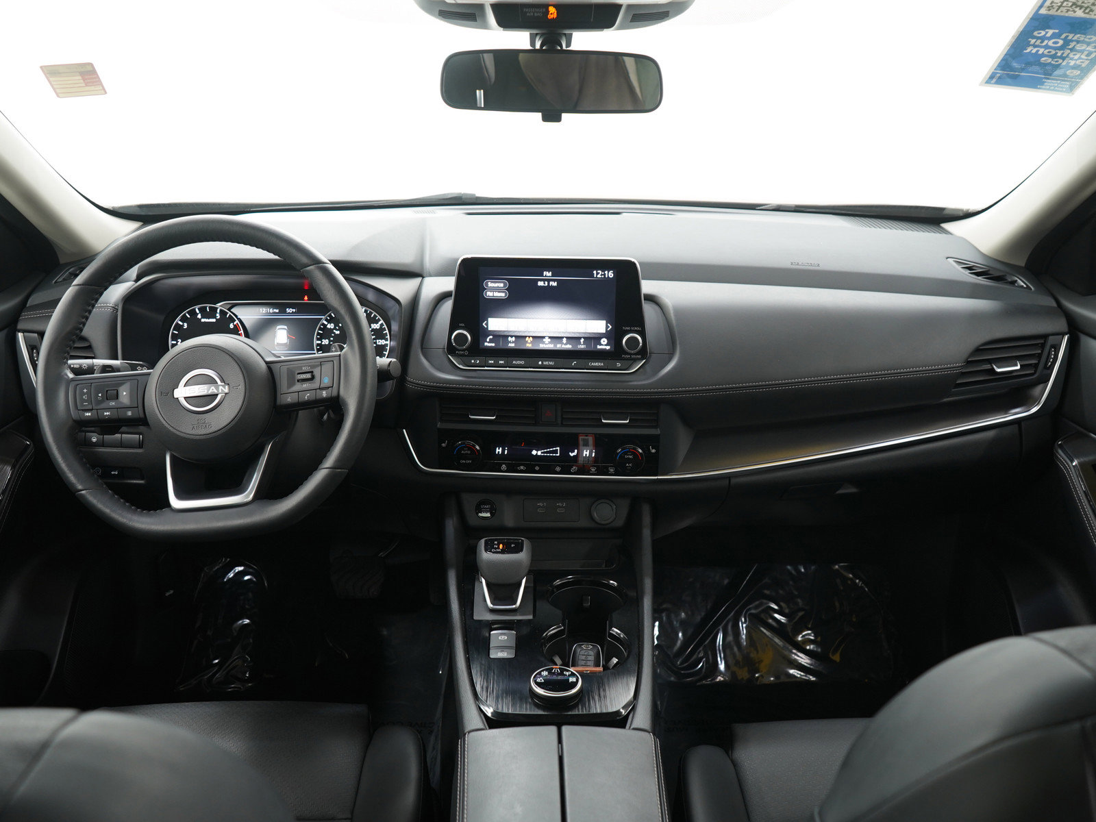 Used 2024 Nissan Rogue SV w/ SV Premium Package image 14