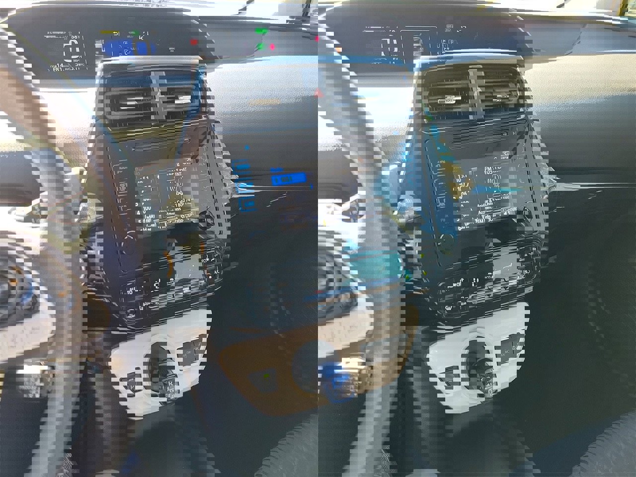 Used 2017 Toyota Prius Four image 23