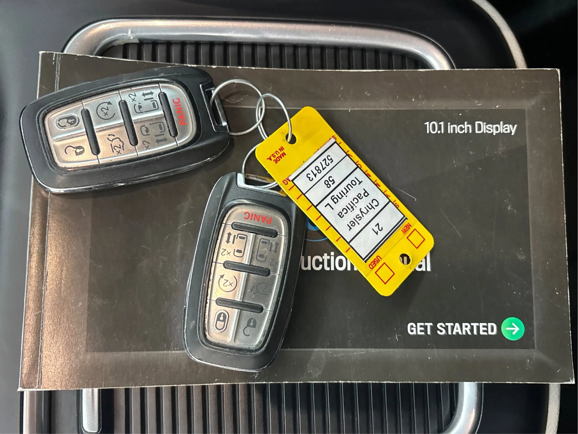 Used 2021 Chrysler Pacifica Touring-L image 37