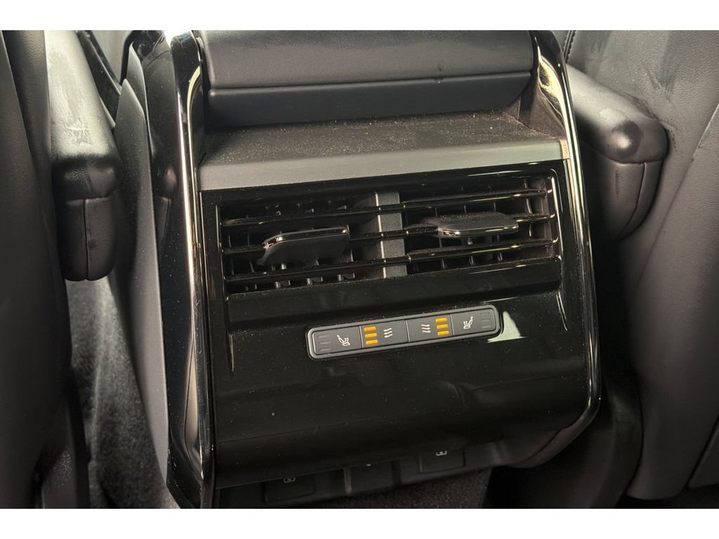 Used 2025 Land Rover Range Rover Sport SE AWD/4WD image 14