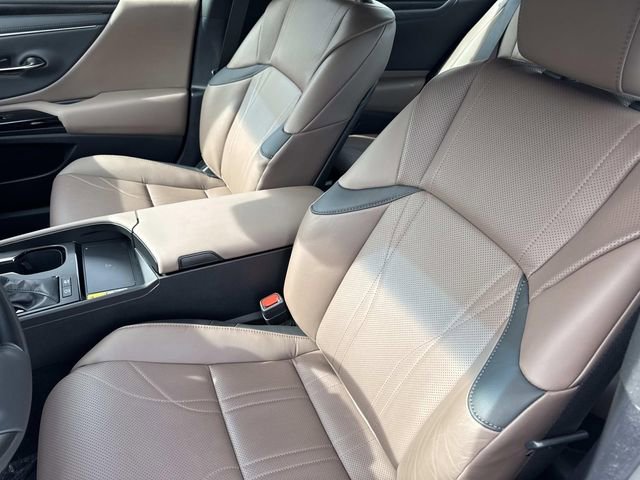 Certified 2025 Lexus ES 300h Ultra Luxury image 20