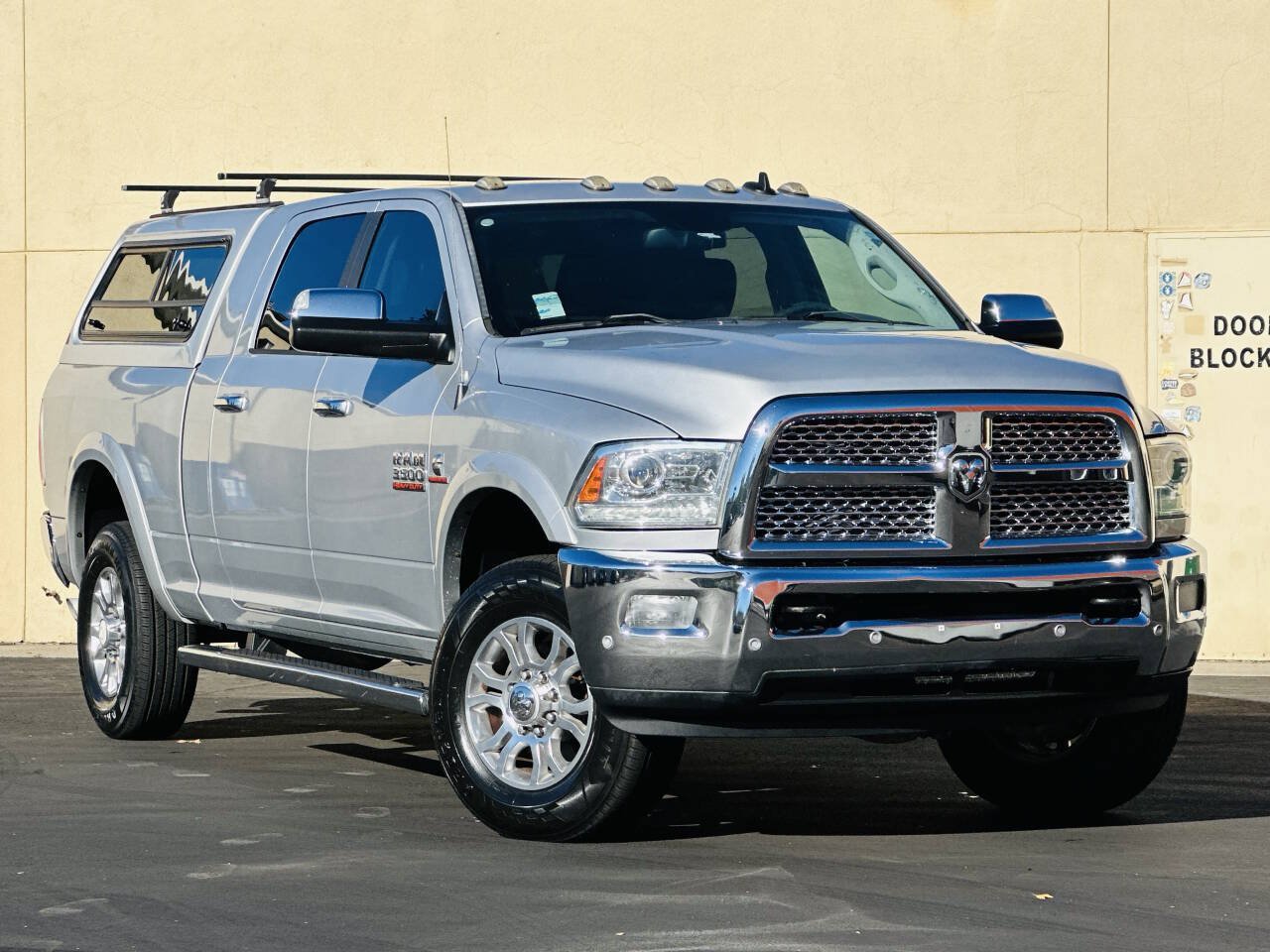 Used 2016 RAM 3500 Laramie w/ Convenience Group AWD/4WD image 1