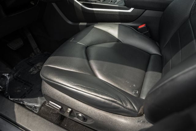 Used 2020 Toyota Highlander XLE AWD/4WD image 33