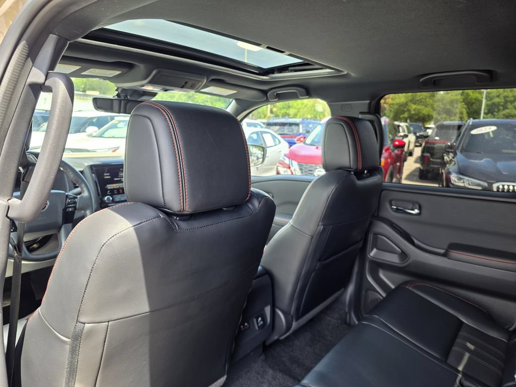 Used 2023 Nissan Frontier PRO-4X w/ Pro-4X Premium Package AWD/4WD image 16