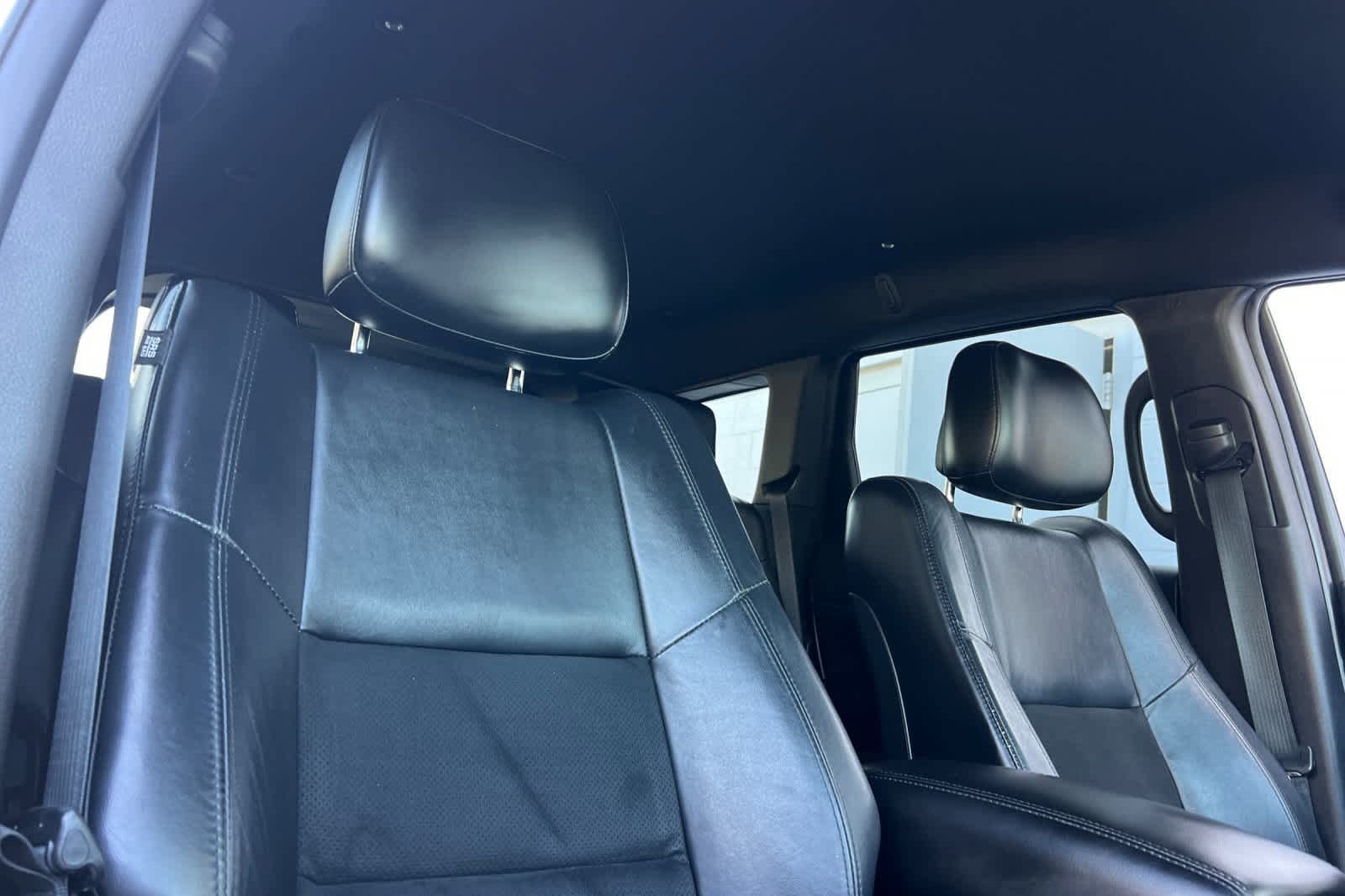 Used 2018 Jeep Grand Cherokee Altitude RWD image 6