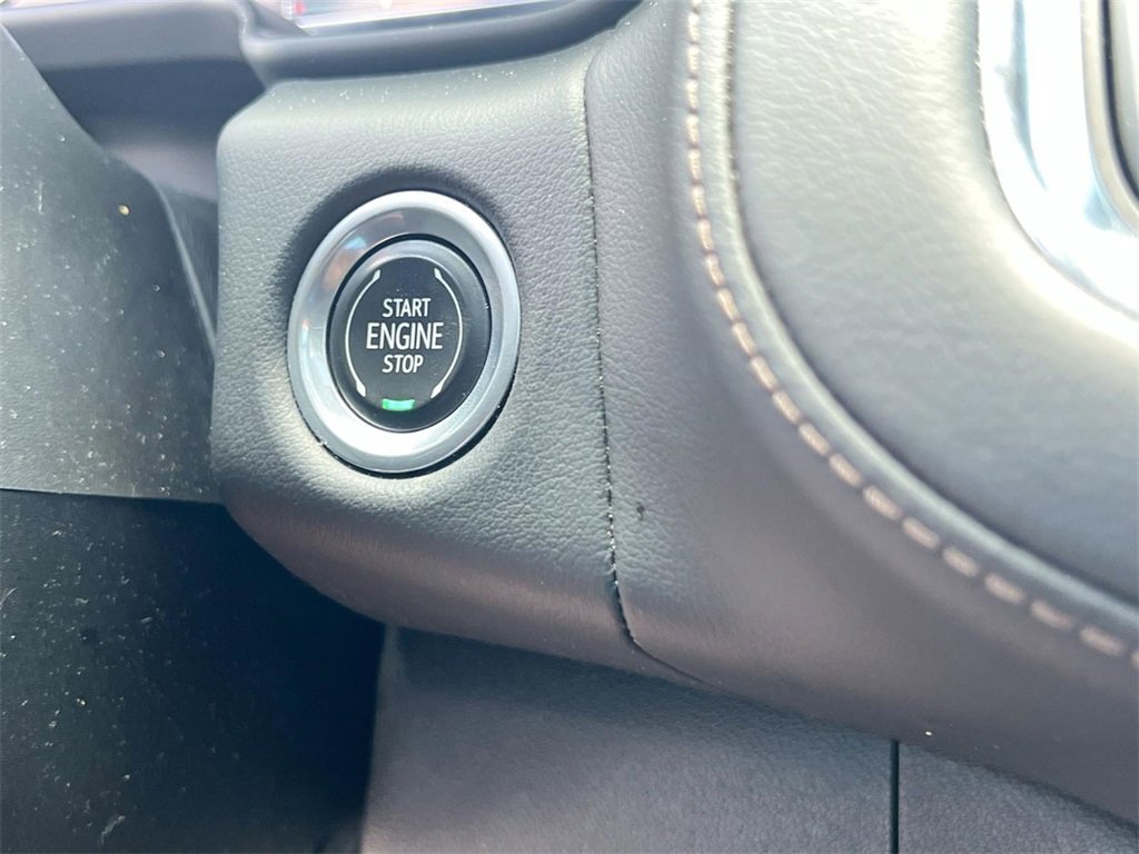 Certified 2023 Chevrolet Suburban High Country image 17