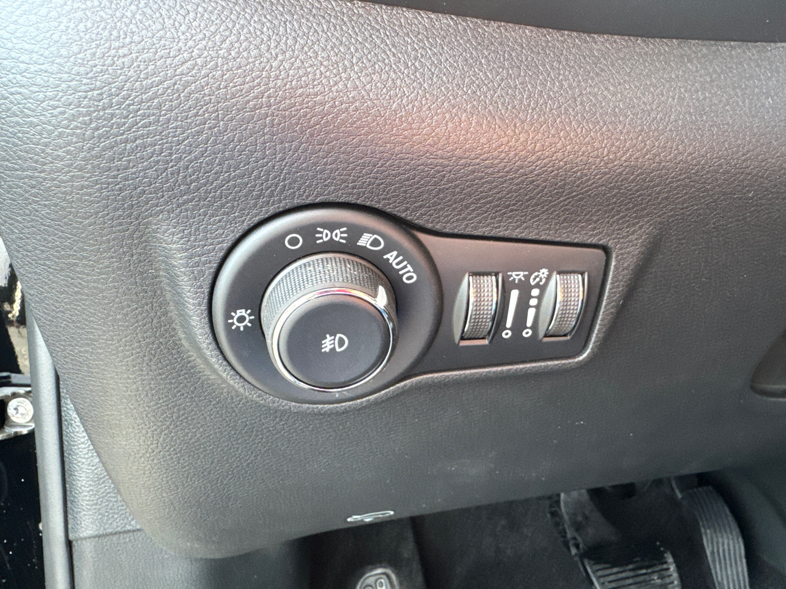 New 2026 Jeep Compass Latitude AWD/4WD image 15