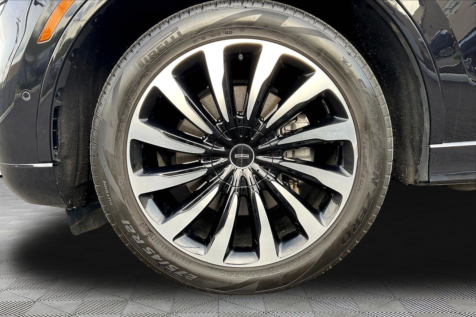 Used 2023 Lincoln Aviator Black Label Grand Touring AWD/4WD image 35