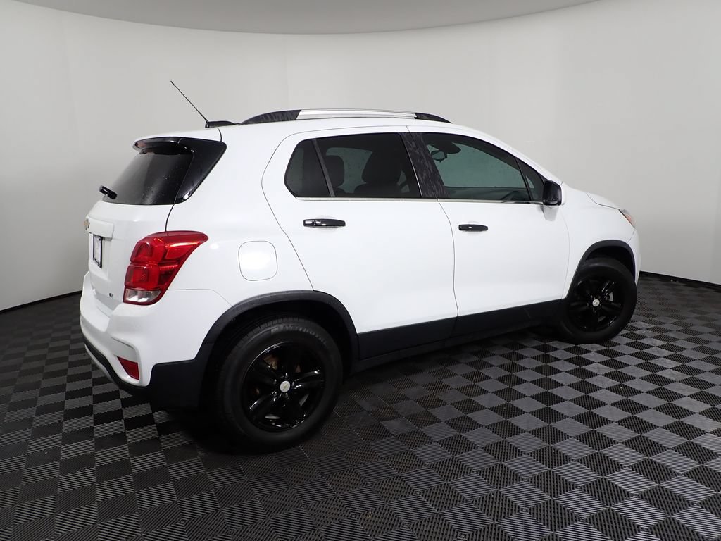 Used 2018 Chevrolet Trax LT w/ LT Convenience Package FWD image 16