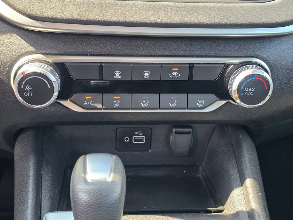 Used 2024 Nissan Altima 2.5 S FWD image 24