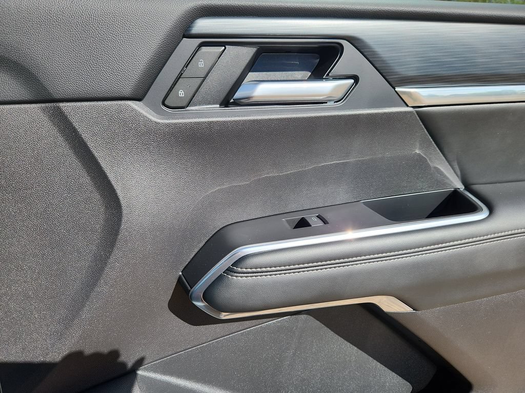 Used 2025 GMC Acadia Elevation AWD/4WD image 16