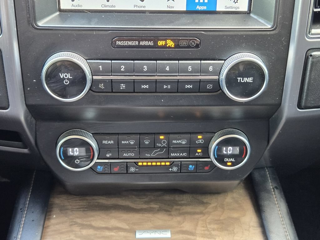 Used 2019 Ford Expedition Platinum RWD image 16