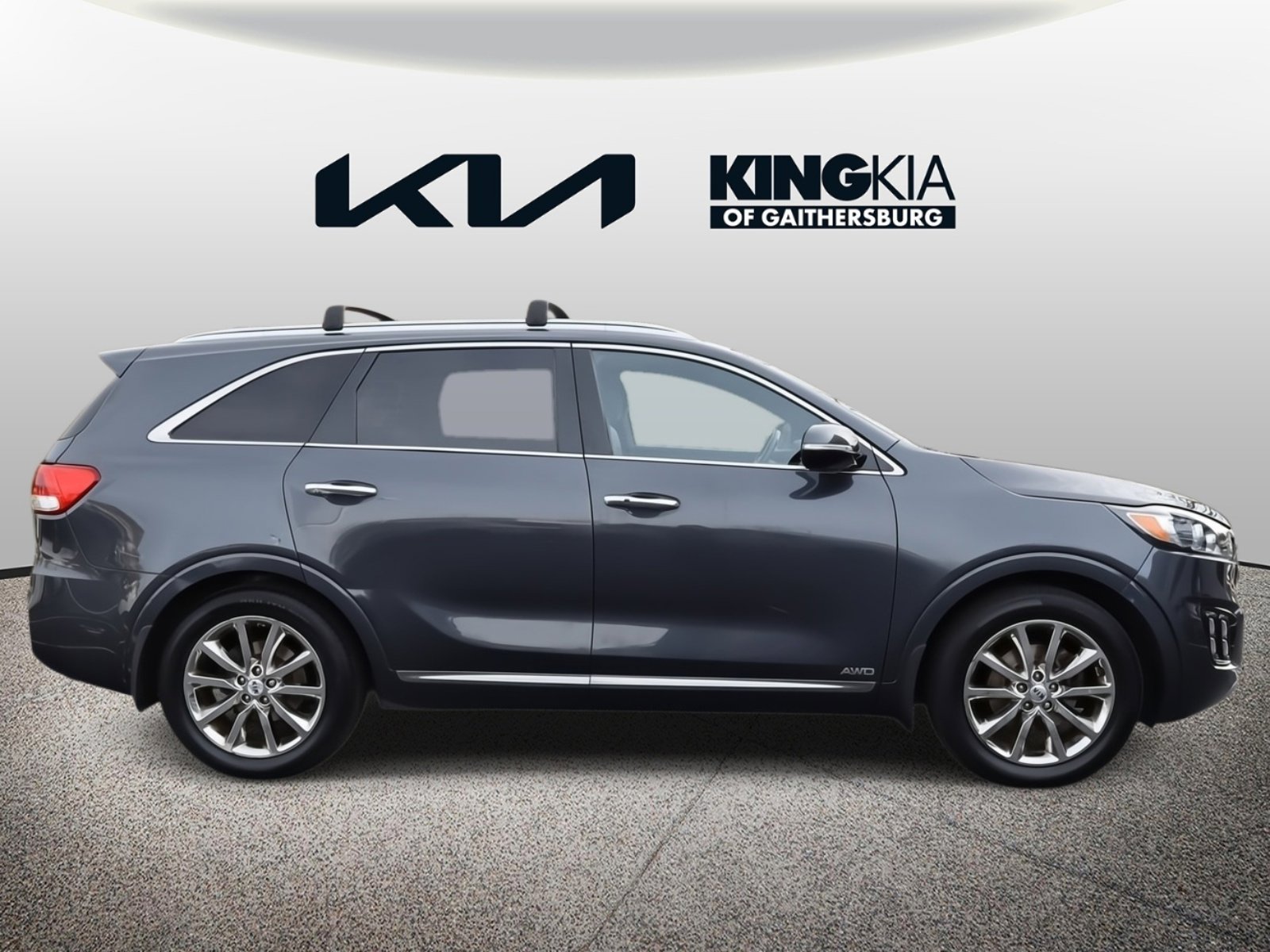 Used 2018 Kia Sorento SX image 2