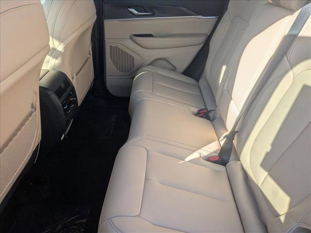 New 2025 Jeep Grand Cherokee Limited w/ Trailer Tow Package image 17