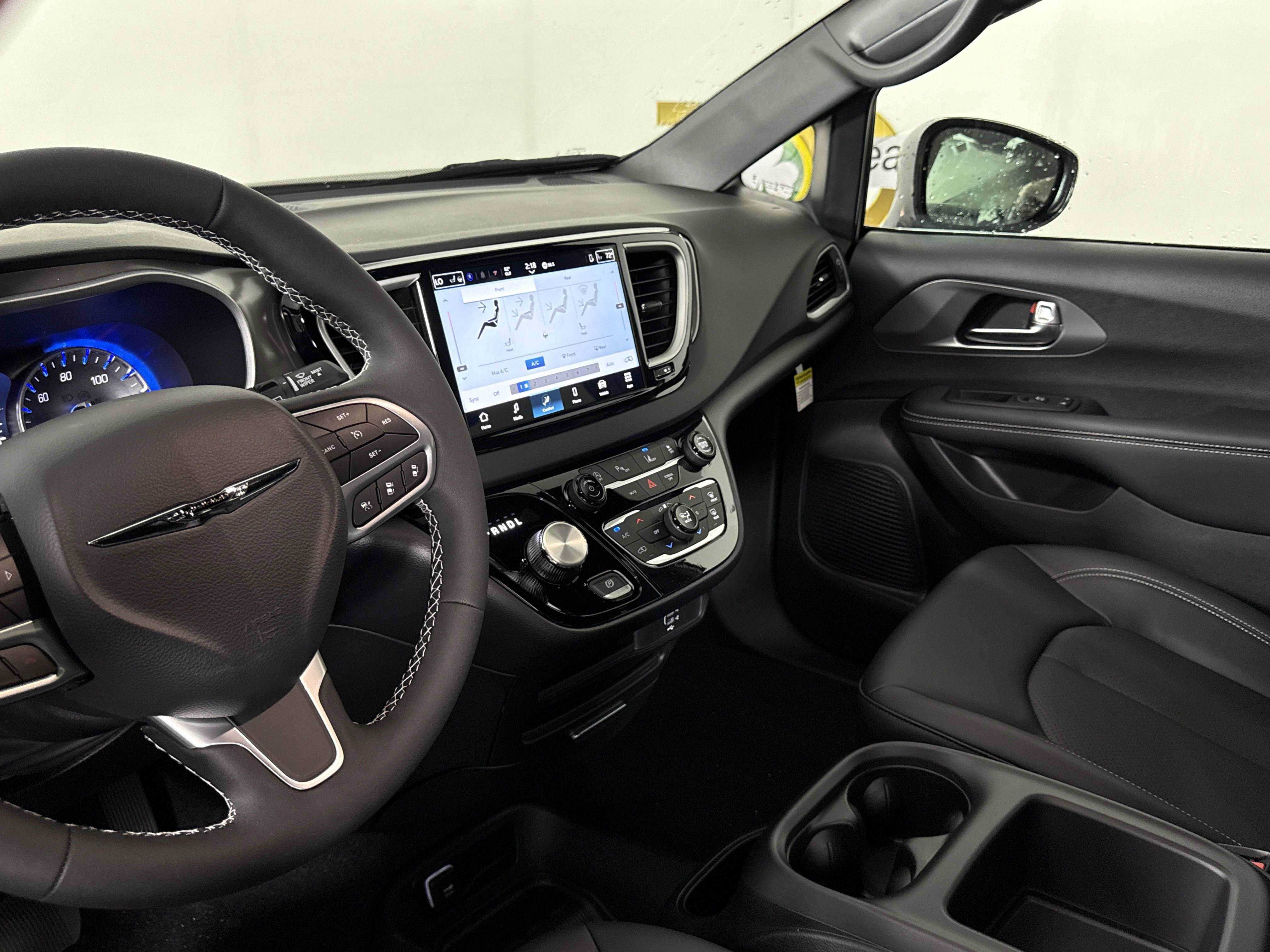 New 2026 Chrysler Voyager LX image 27