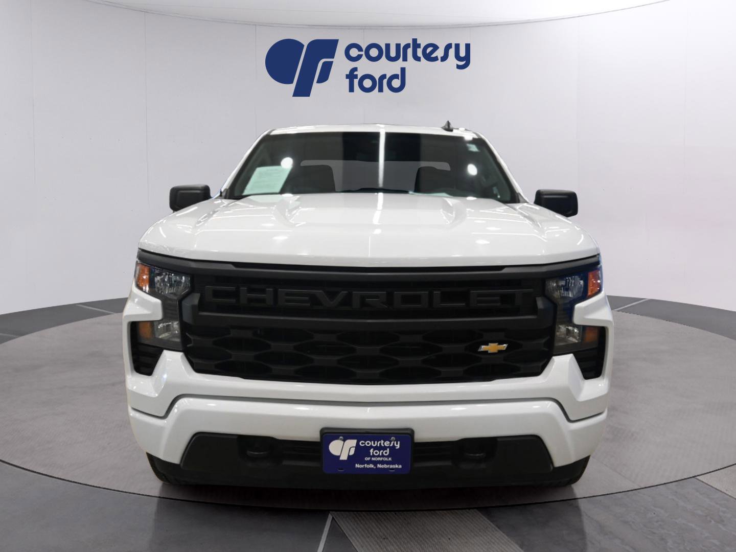 Used 2022 Chevrolet Silverado 1500 Custom image 2
