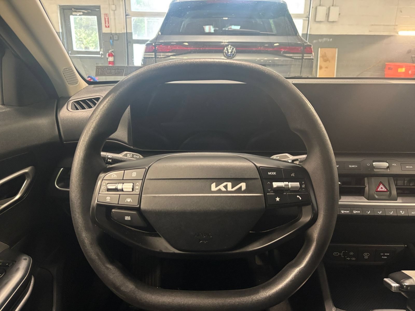 Used 2025 Kia K4 FWD image 26