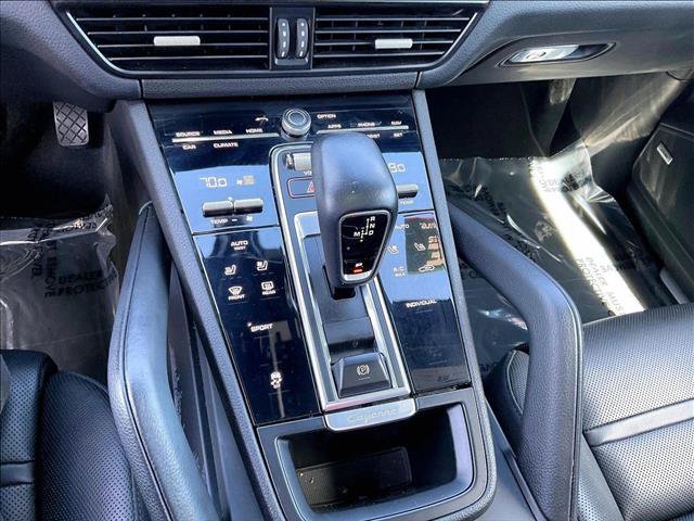 Used 2020 Porsche Cayenne AWD/4WD image 24