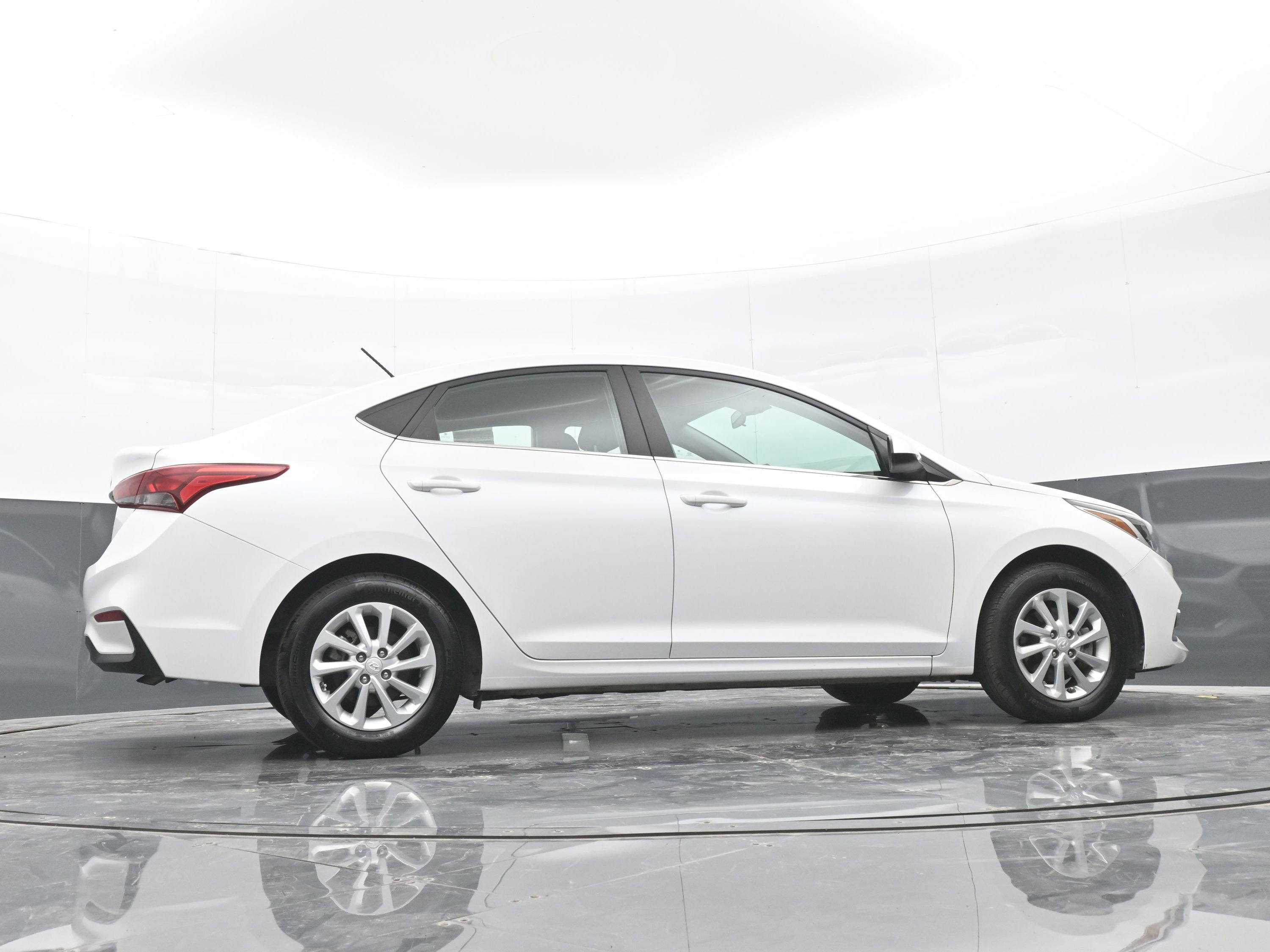 Used 2022 Hyundai Accent SEL w/ Cargo Package FWD image 41