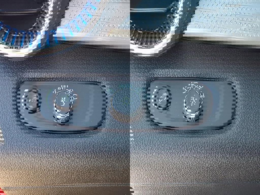 New 2026 Chevrolet Trax LT w/ LT Convenience Package image 15