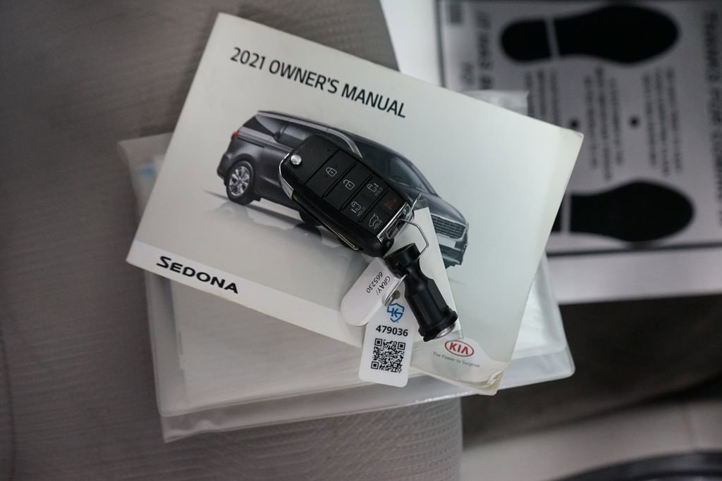 Used 2021 Kia Sedona LX image 52