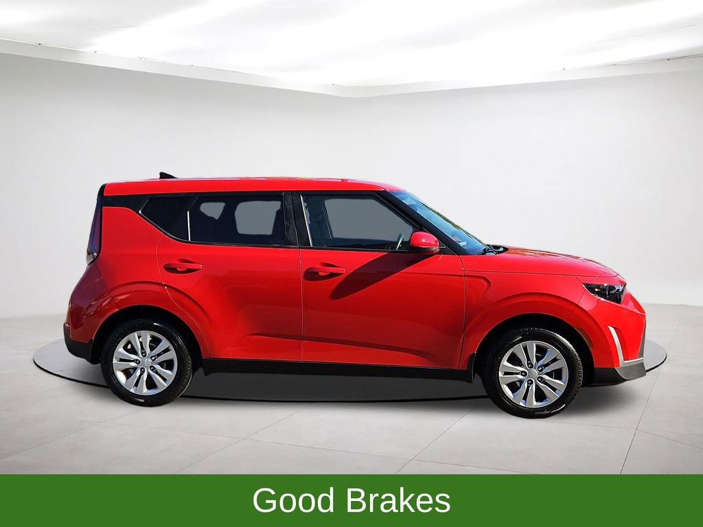 Used 2025 Kia Soul LX FWD image 8