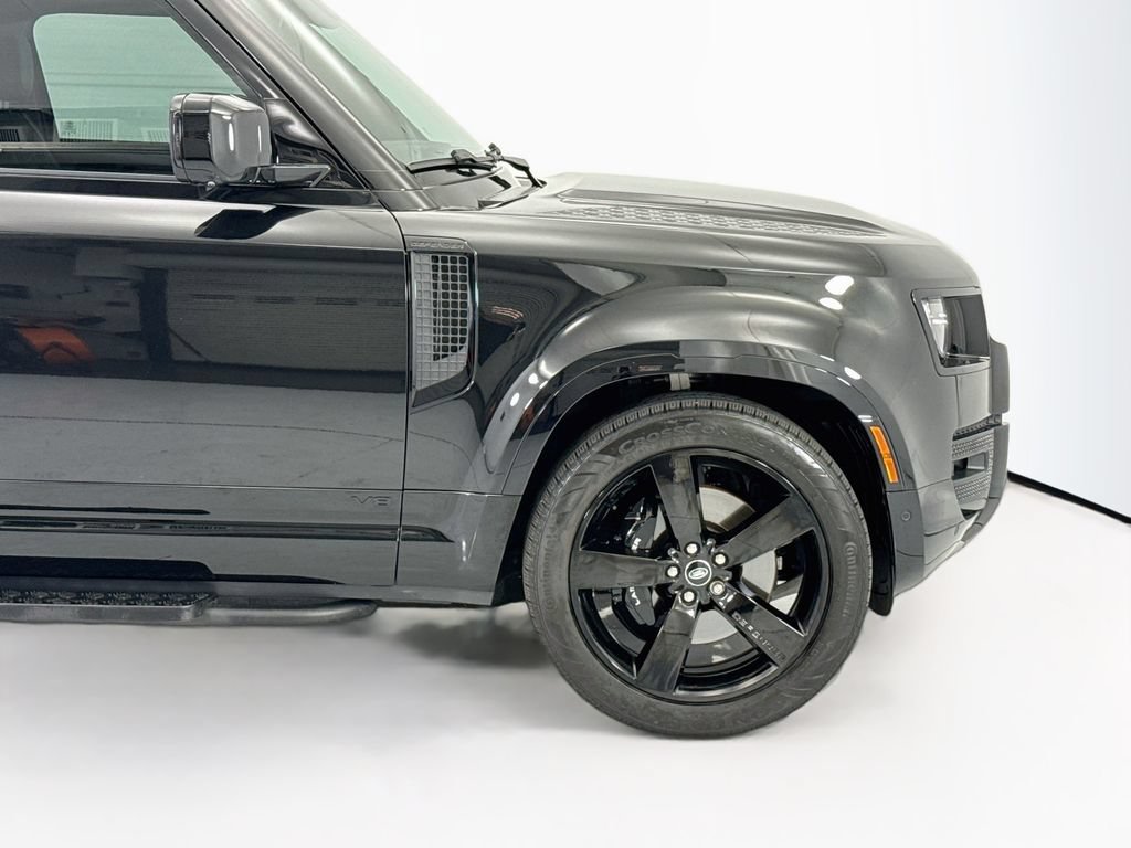 Used 2024 Land Rover Defender 90 V8 AWD/4WD image 11