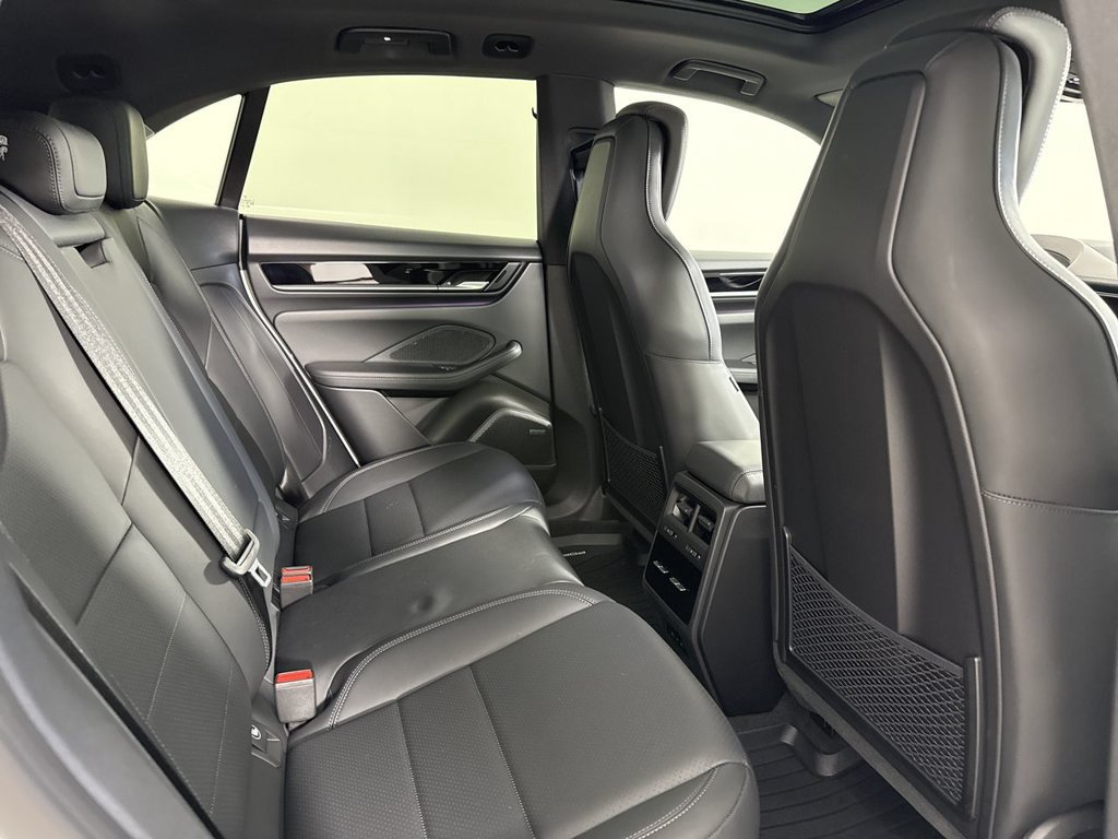 Certified 2025 Porsche Macan 4 Electric AWD/4WD image 25