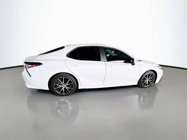 Used 2024 Toyota Camry SE FWD image 9