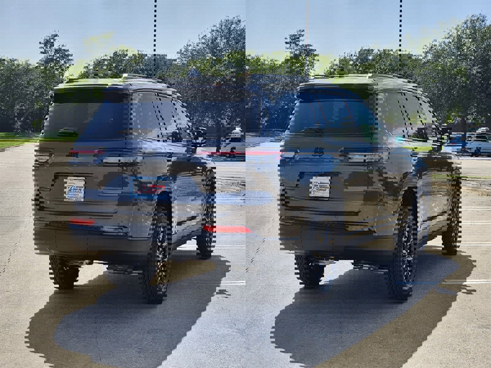 New 2025 Jeep Grand Cherokee L Altitude image 4