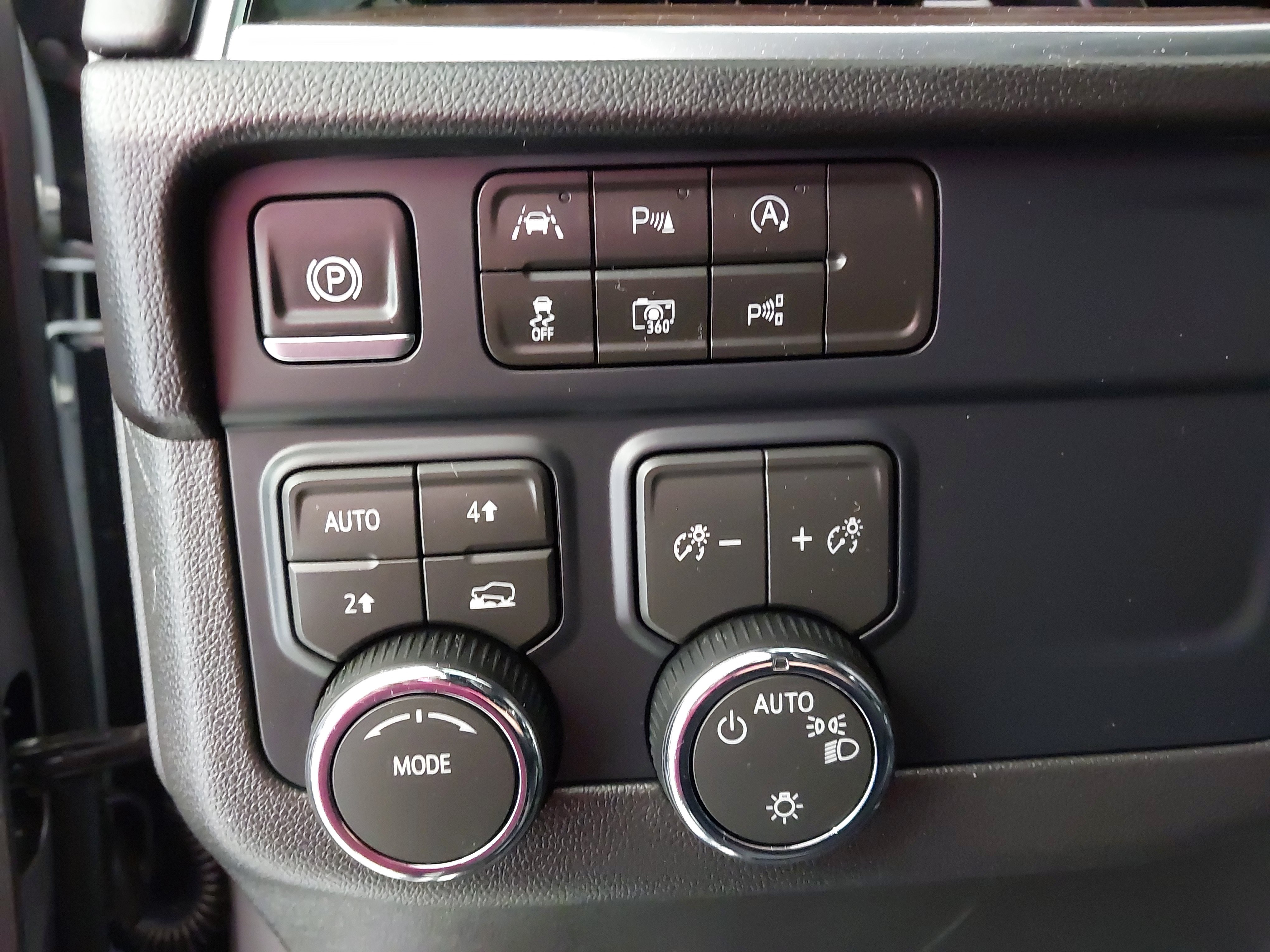 Used 2026 Chevrolet Tahoe LT AWD/4WD image 24