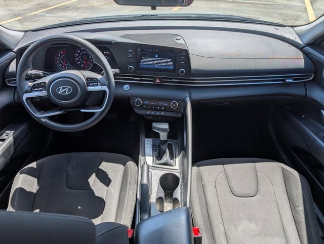 Used 2022 Hyundai Elantra SEL w/ Preferred Accessory Package FWD image 23