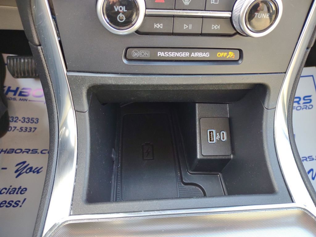 Used 2022 Ford Edge Titanium w/ Class II Trailer Tow Package image 33