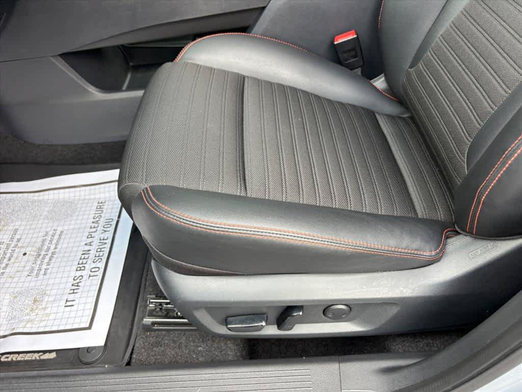 Used 2025 Nissan Rogue SV AWD/4WD image 22