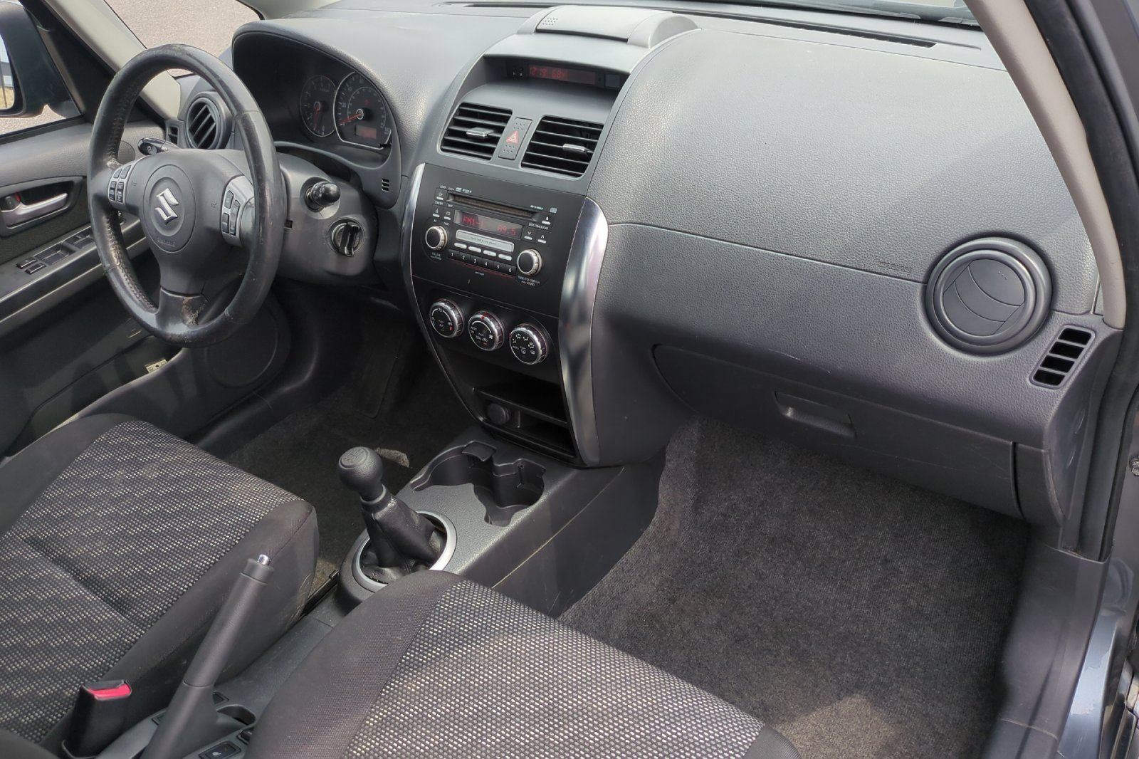Used 2009 Suzuki SX4 AWD Hatchback w/ Touring Pkg image 18