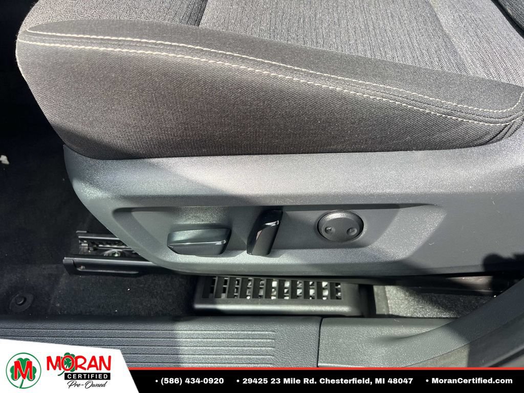 Used 2022 Nissan Rogue SV AWD/4WD image 18