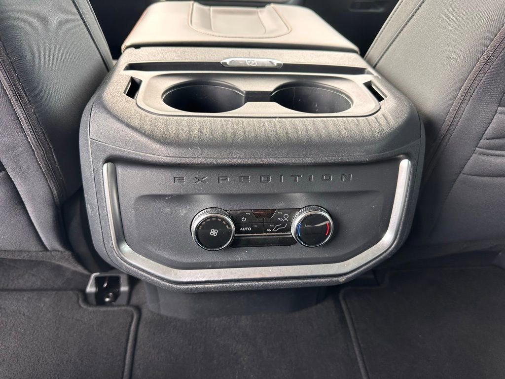 Used 2025 Ford Expedition Active image 25