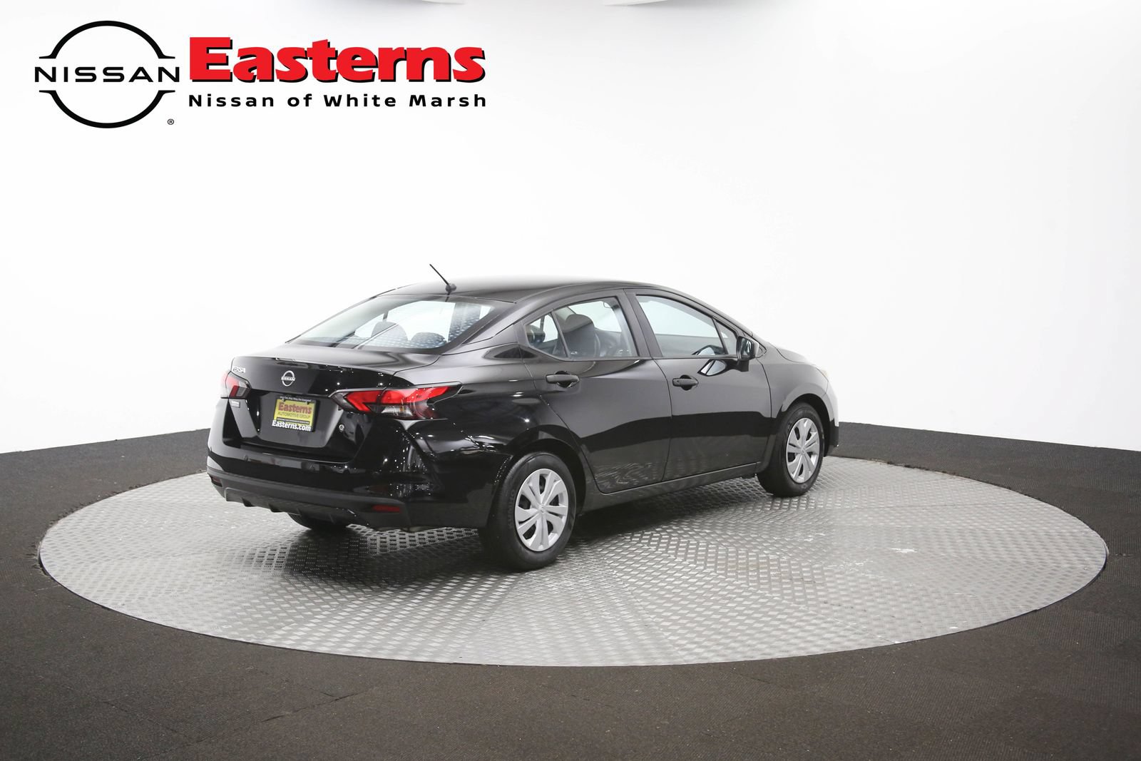 Used 2025 Nissan Versa S FWD image 39