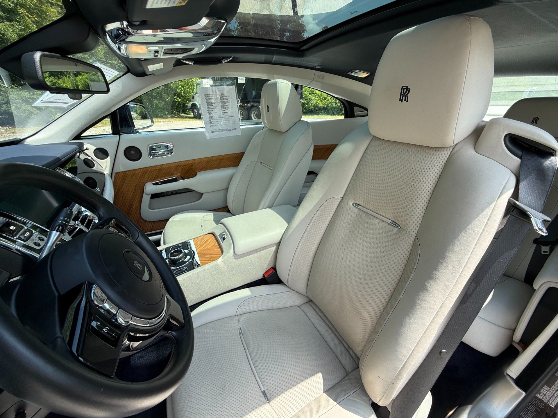 Used 2015 Rolls-Royce Wraith RWD image 12