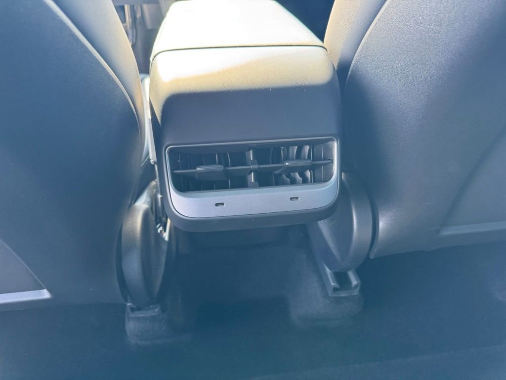 Used 2023 Tesla Model Y Long Range image 14