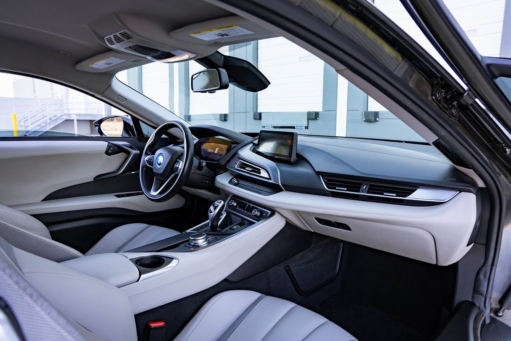 Used 2017 BMW i8 image 20
