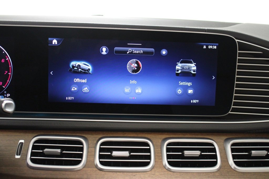 Certified 2025 Mercedes-Benz GLS 450 4MATIC image 27