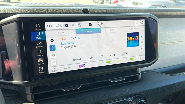 Used 2024 Jeep Wrangler Unlimited image 17