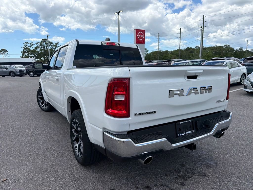 Used 2026 RAM 1500 Laramie AWD/4WD image 5