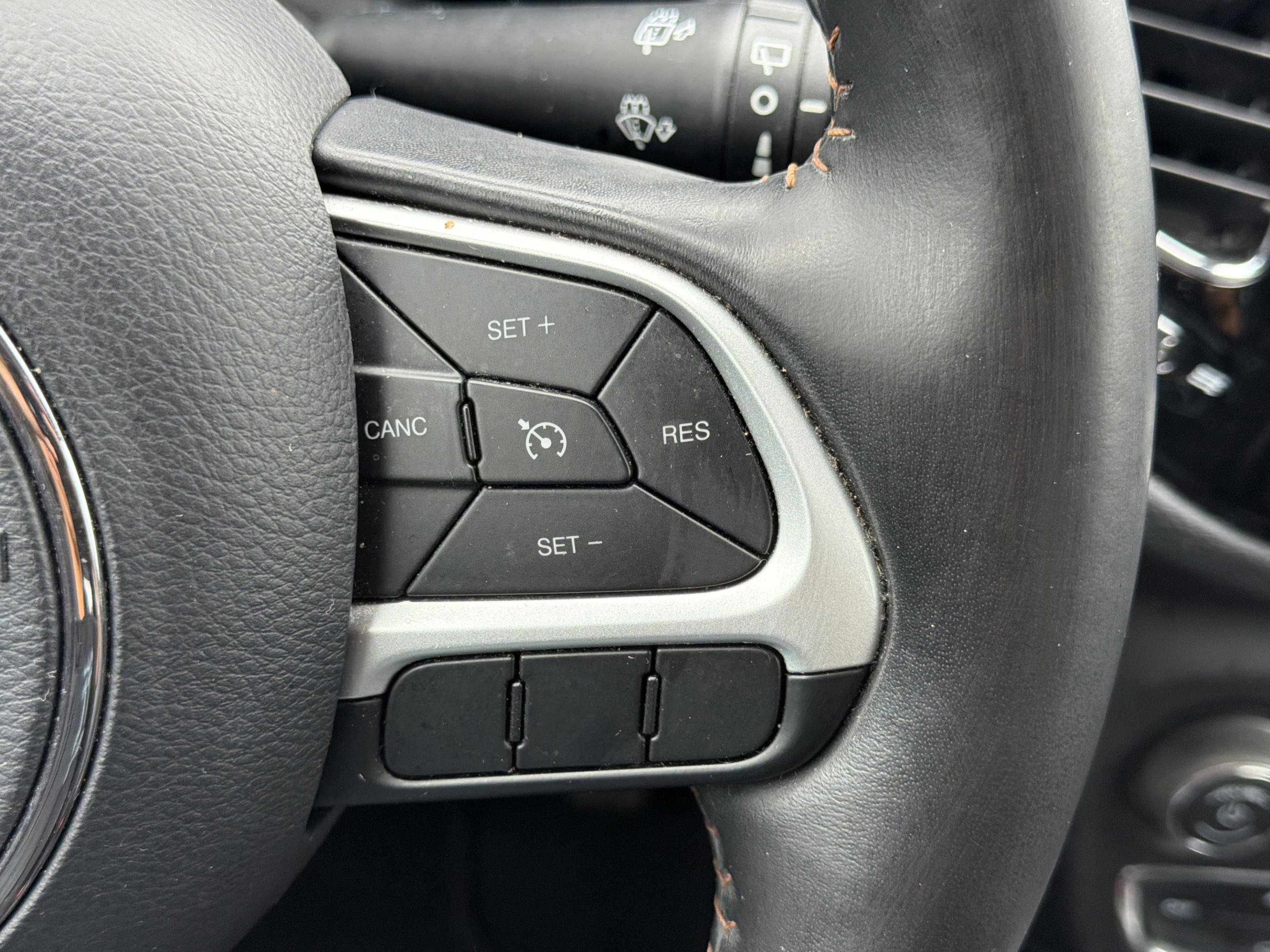 Used 2019 Jeep Compass Limited image 24